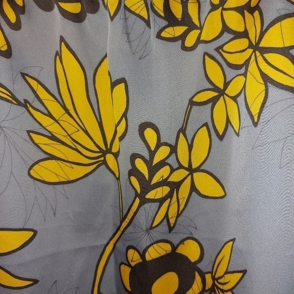 OLD NAVY LADIES FLORAL TANK- size XS - Picture 3 of 4